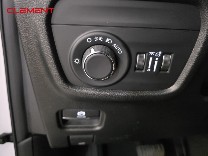 Jeep Grand Cherokee Vehicle Image 11
