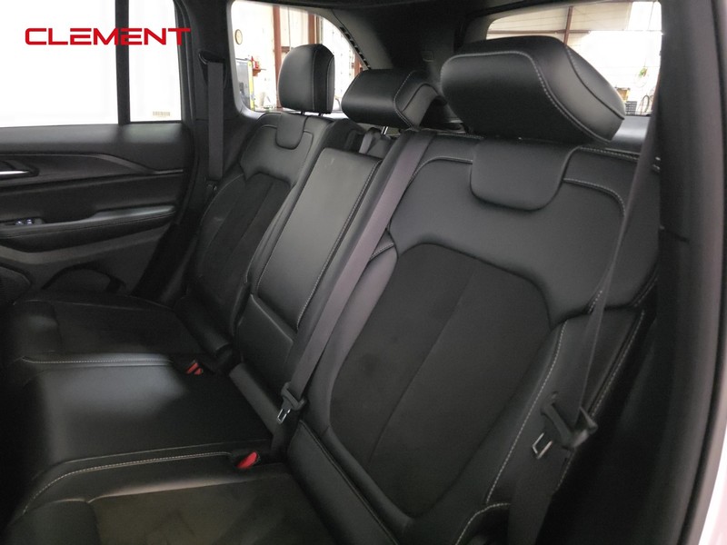 Jeep Grand Cherokee Vehicle Image 29