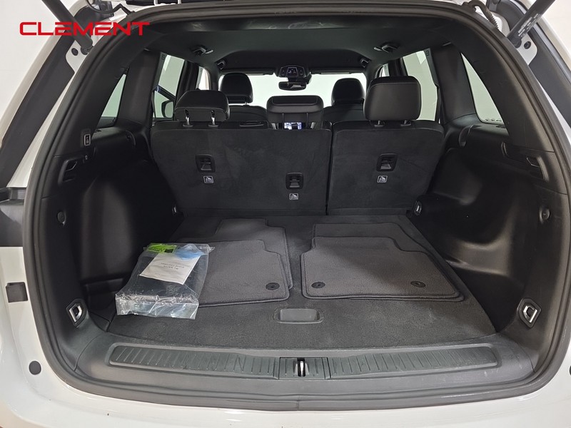 Jeep Grand Cherokee Vehicle Image 30