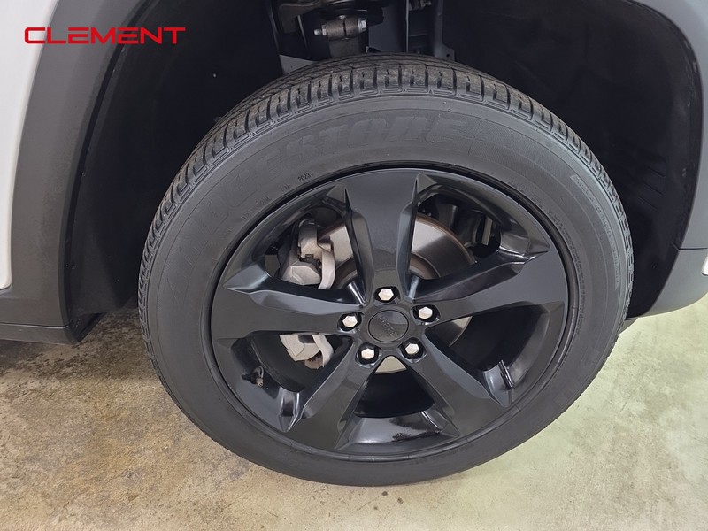 Jeep Grand Cherokee Vehicle Image 33