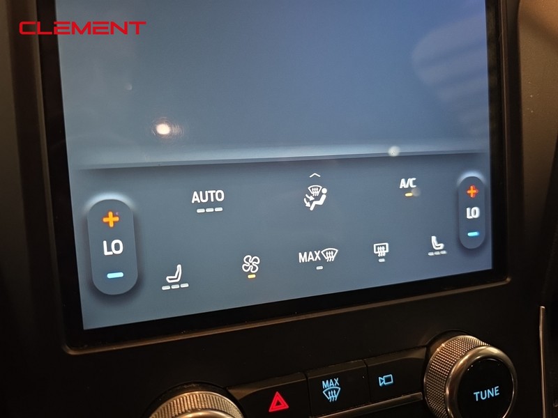 Ford Edge Vehicle Image 16