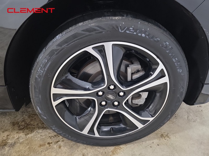 Ford Edge Vehicle Image 32