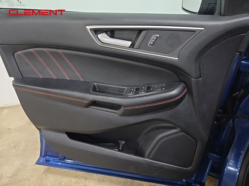 Ford Edge Vehicle Image 21