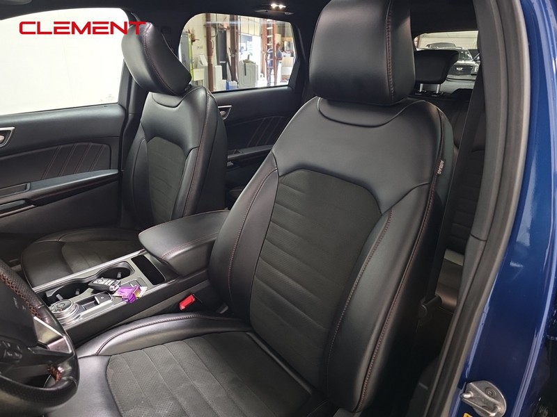 Ford Edge Vehicle Image 23
