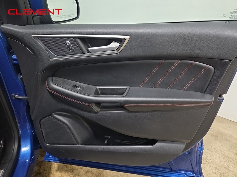 Ford Edge Vehicle Image 30