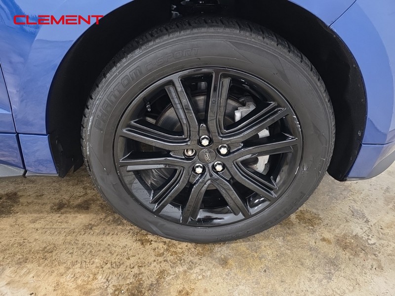Ford Edge Vehicle Image 31