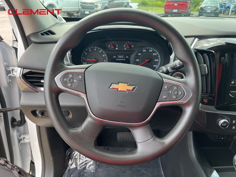 Chevrolet Traverse Vehicle Image 04