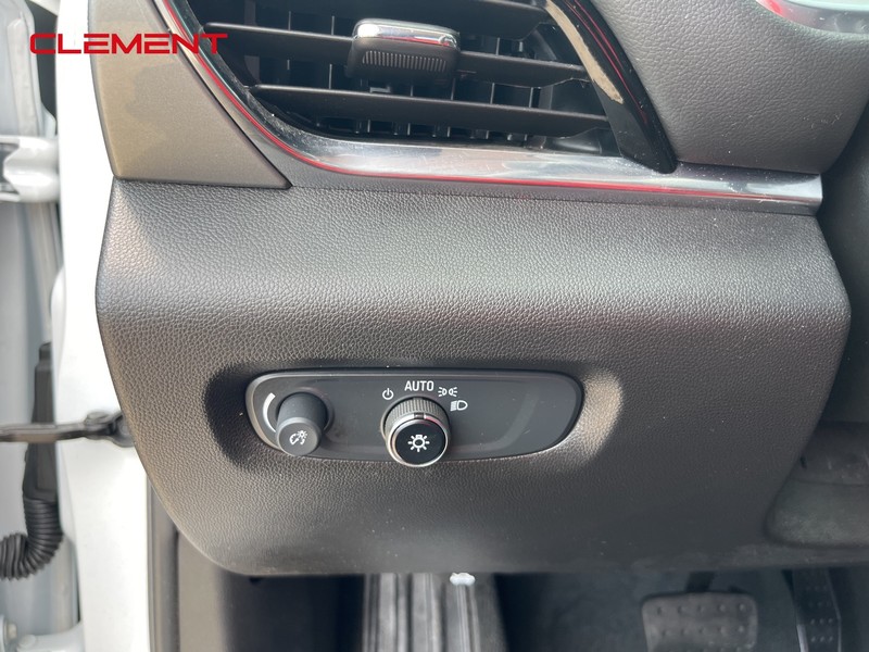 Chevrolet Traverse Vehicle Image 10