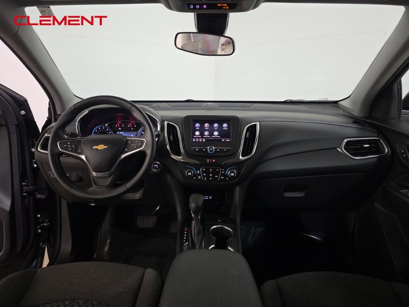 Chevrolet Equinox Vehicle Image 09
