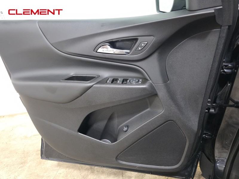 Chevrolet Equinox Vehicle Image 21