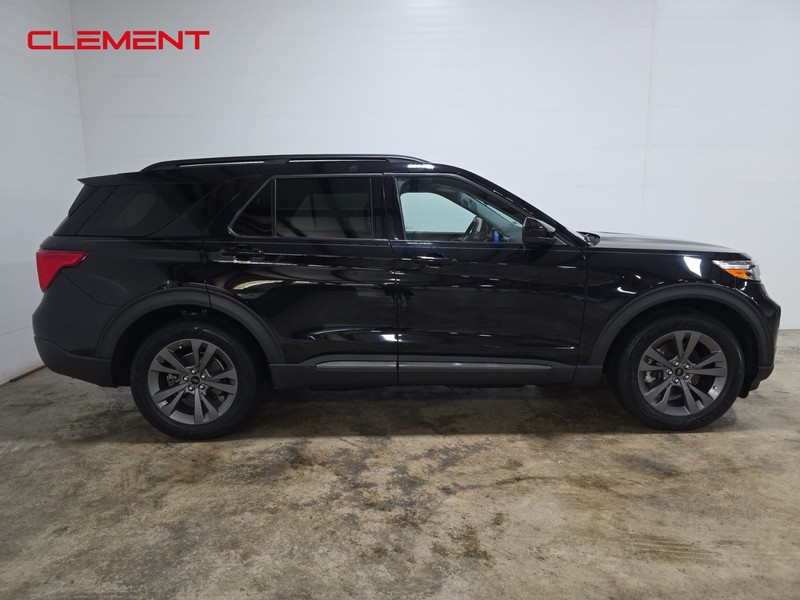 Ford Explorer Vehicle Image 04