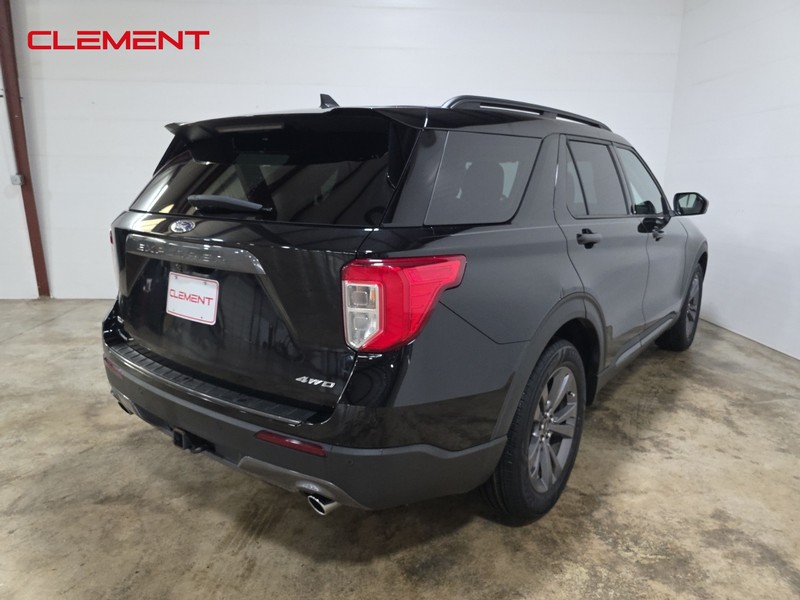 Ford Explorer Vehicle Image 06