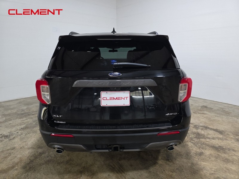 Ford Explorer Vehicle Image 07