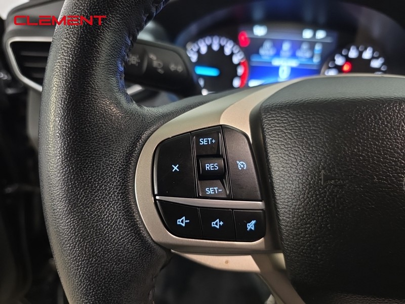 Ford Explorer Vehicle Image 12