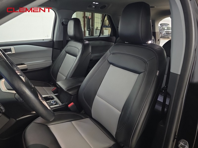 Ford Explorer Vehicle Image 25