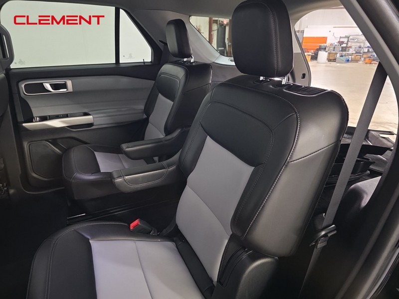 Ford Explorer Vehicle Image 28