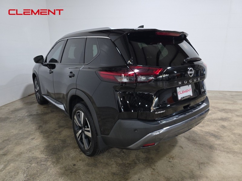 Nissan Rogue Vehicle Image 08