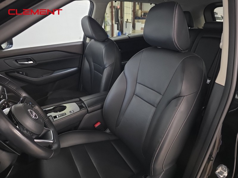 Nissan Rogue Vehicle Image 25