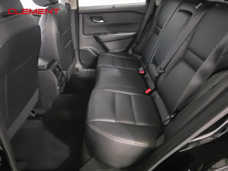 Nissan Rogue Vehicle Image 27