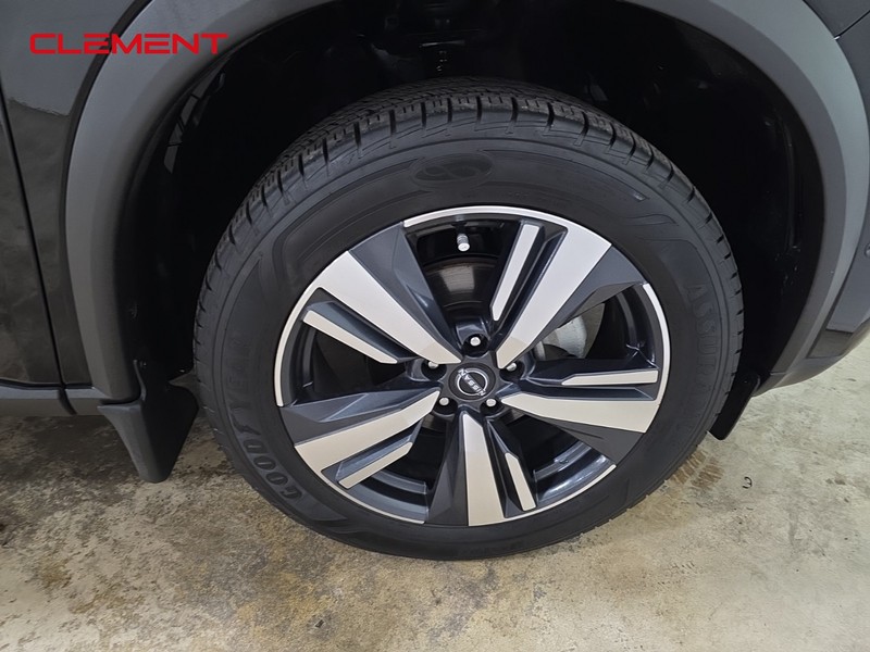 Nissan Rogue Vehicle Image 33
