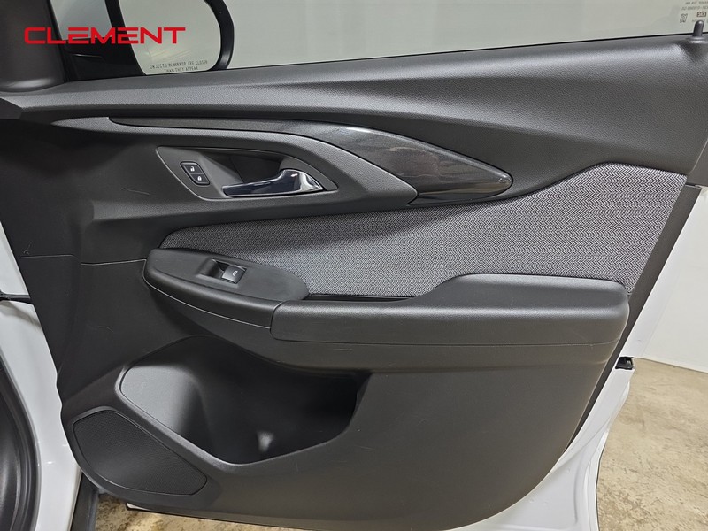 Chevrolet Trailblazer Vehicle Image 30
