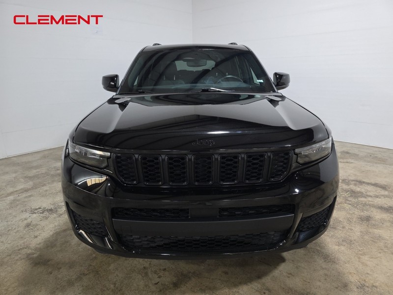 Jeep Grand Cherokee L Vehicle Image 02