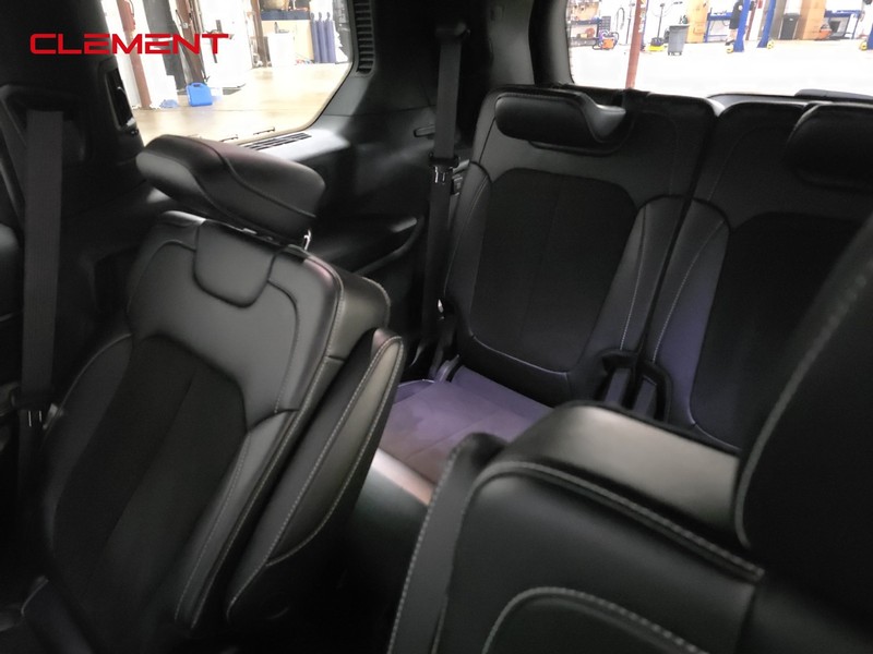 Jeep Grand Cherokee L Vehicle Image 29