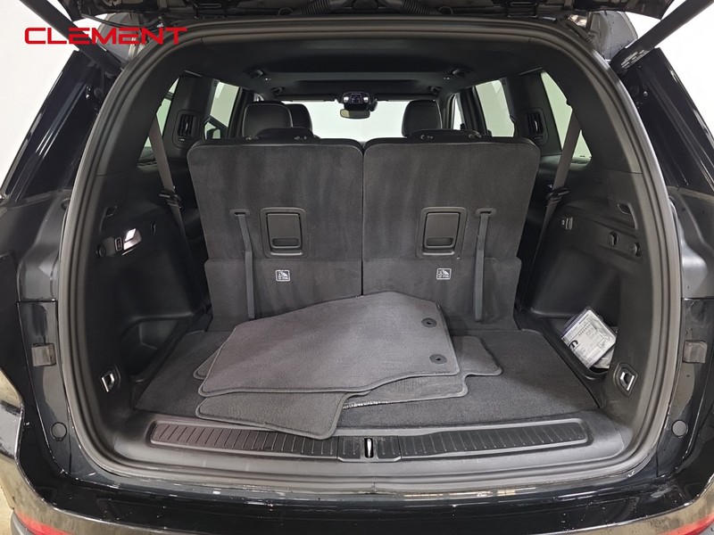 Jeep Grand Cherokee L Vehicle Image 30