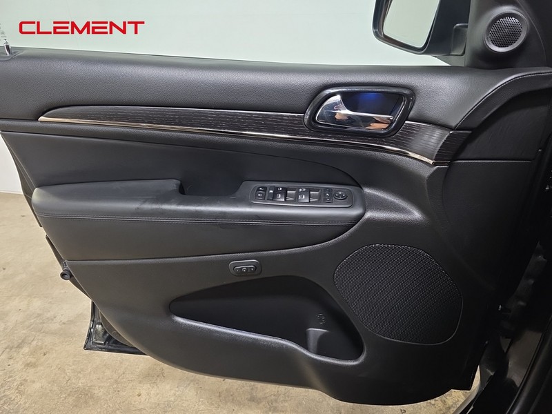 Jeep Grand Cherokee Vehicle Image 22