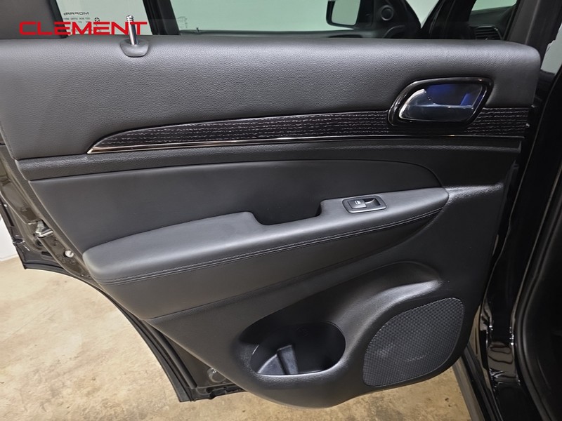 Jeep Grand Cherokee Vehicle Image 25