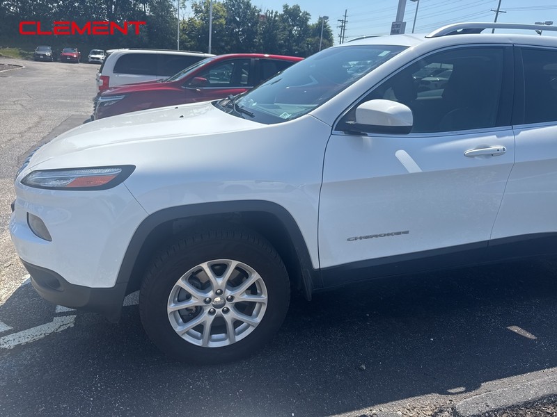 Jeep Cherokee Vehicle Image 02