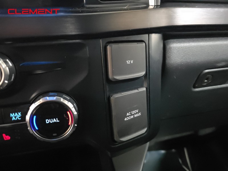 Ford Super Duty F-250 SRW Vehicle Image 23