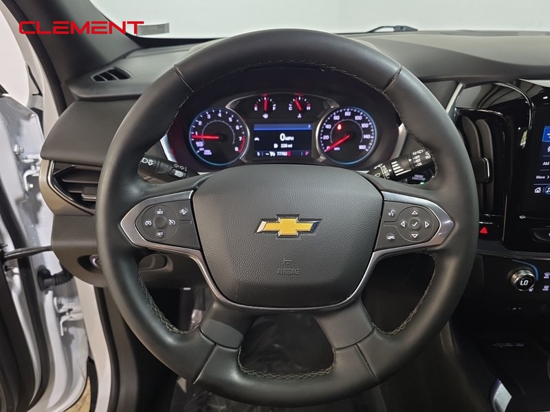 Chevrolet Traverse Vehicle Image 11