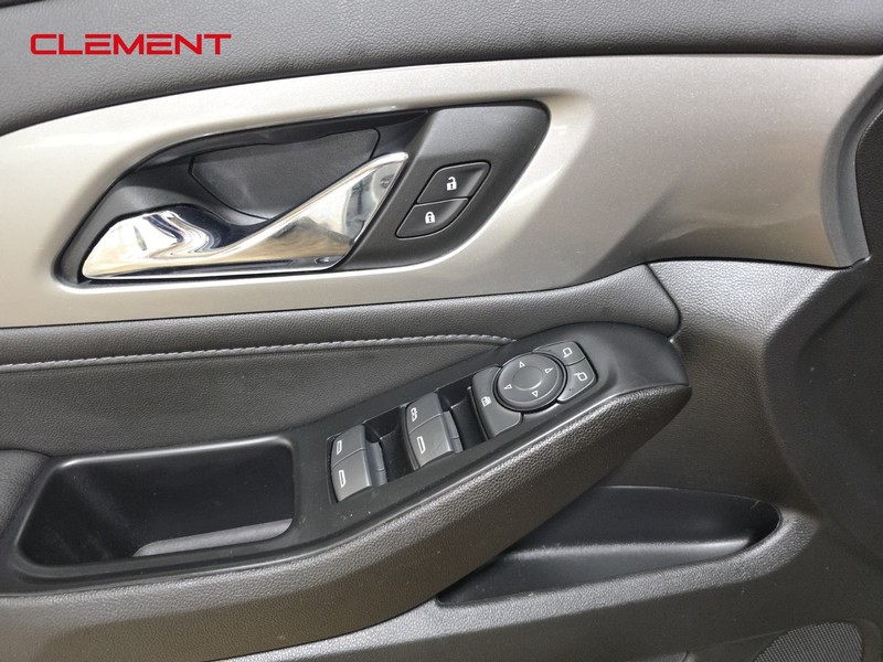 Chevrolet Traverse Vehicle Image 22