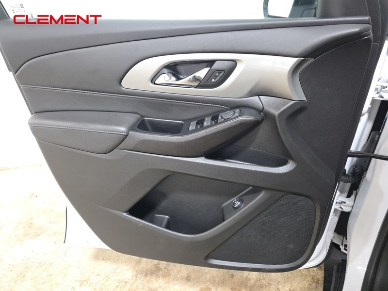 Chevrolet Traverse Vehicle Image 23