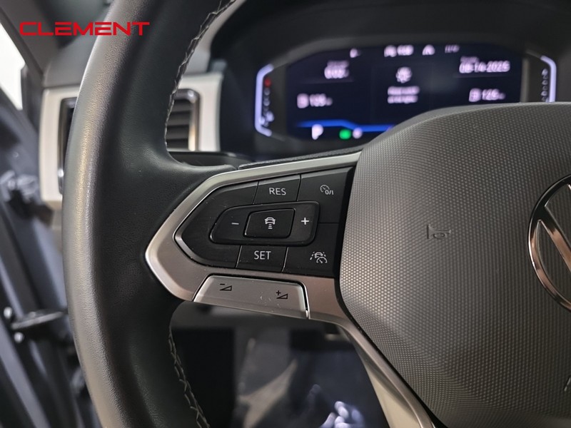 Volkswagen Atlas Cross Sport Vehicle Image 12