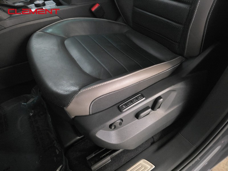 Volkswagen Atlas Cross Sport Vehicle Image 25