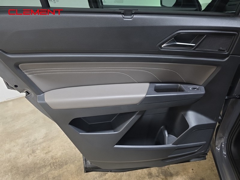 Volkswagen Atlas Cross Sport Vehicle Image 27