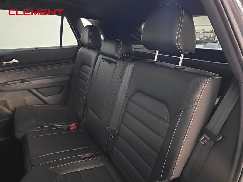 Volkswagen Atlas Cross Sport Vehicle Image 29