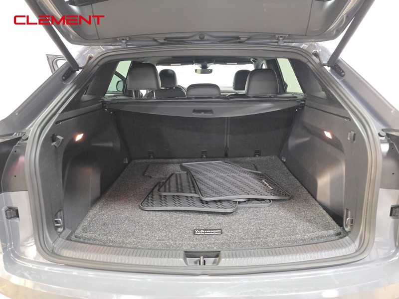 Volkswagen Atlas Cross Sport Vehicle Image 30