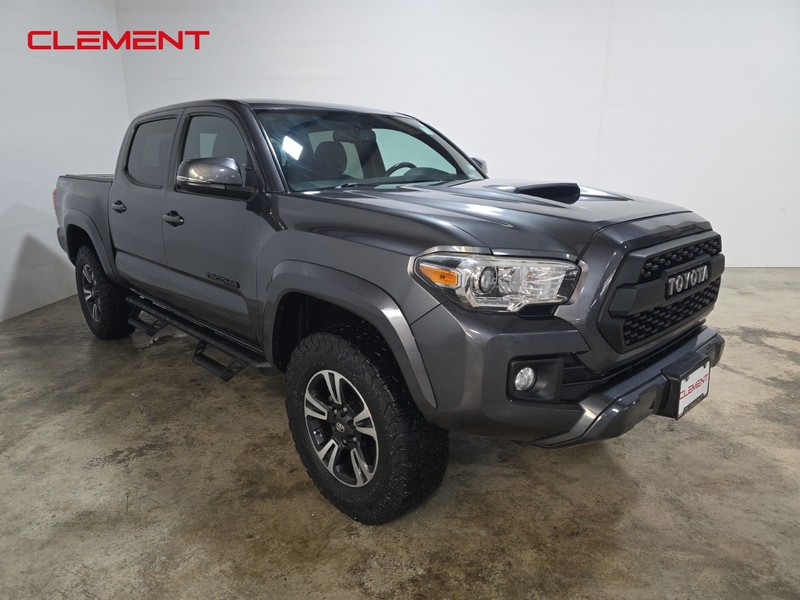 Toyota Tacoma Vehicle Image 03