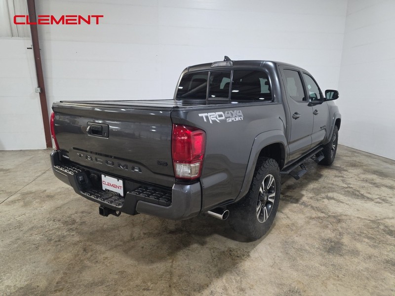 Toyota Tacoma Vehicle Image 06