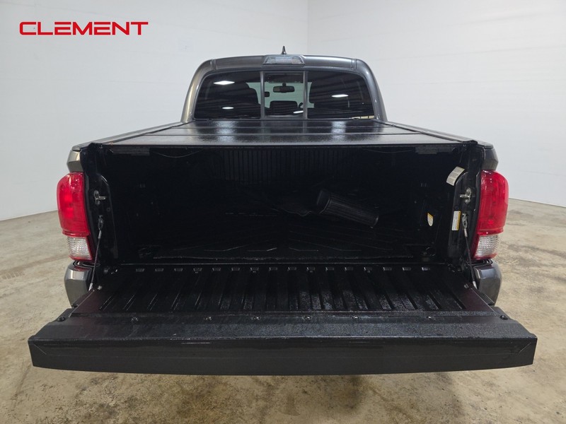 Toyota Tacoma Vehicle Image 09