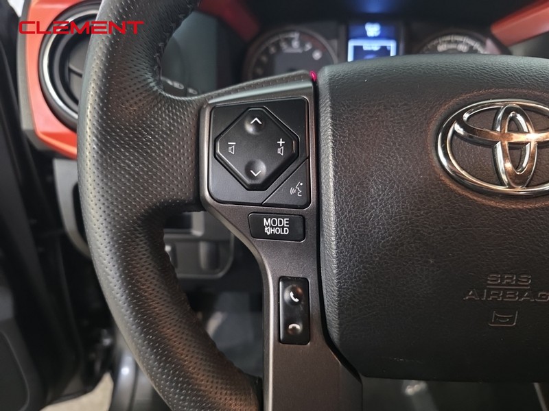 Toyota Tacoma Vehicle Image 13