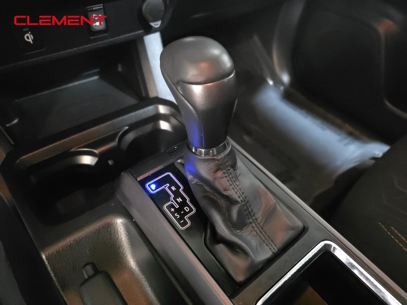 Toyota Tacoma Vehicle Image 21