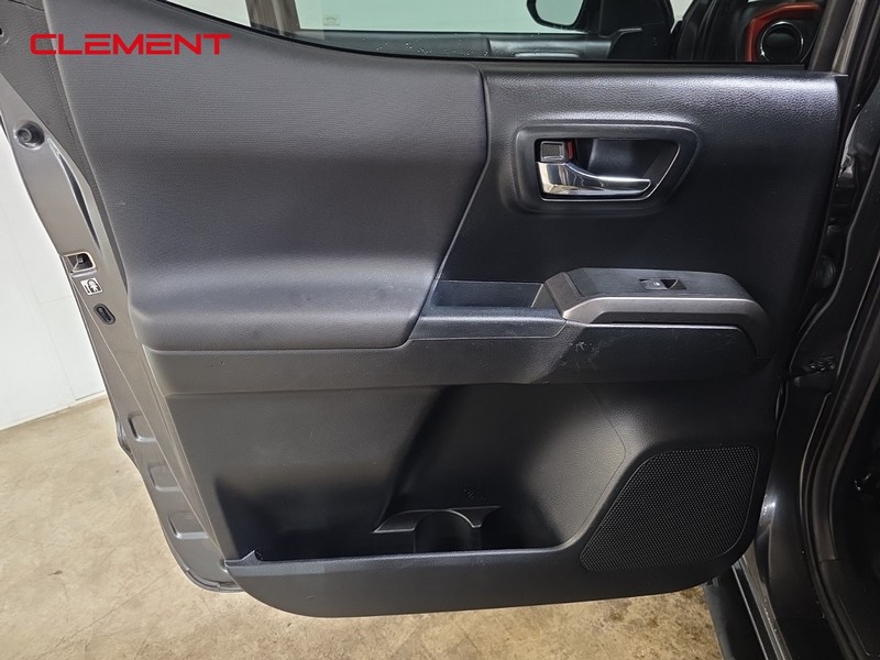 Toyota Tacoma Vehicle Image 27