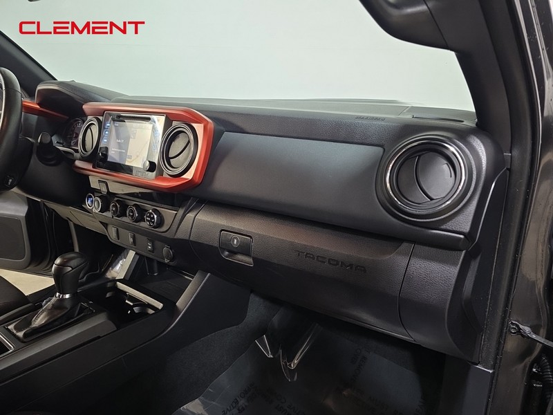 Toyota Tacoma Vehicle Image 31