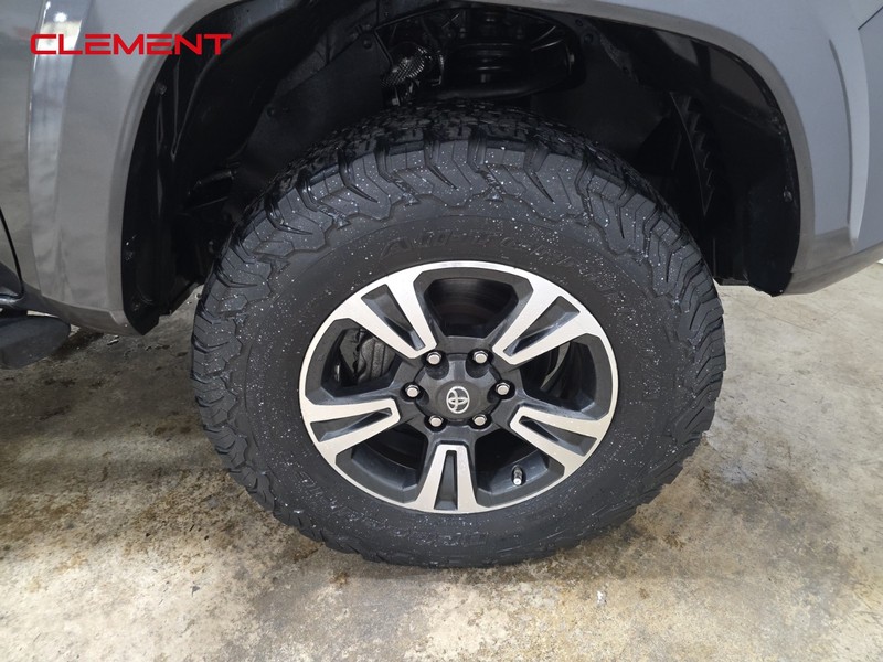 Toyota Tacoma Vehicle Image 33