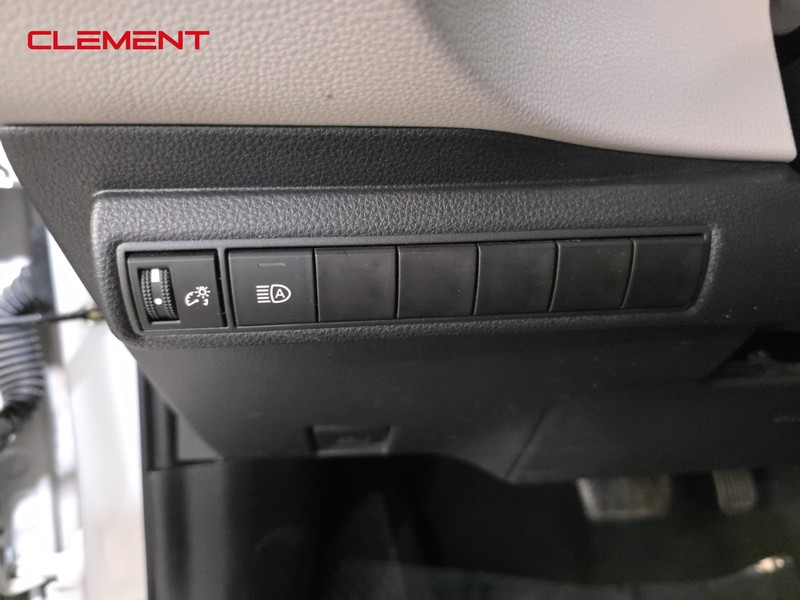 Toyota Corolla Vehicle Image 11