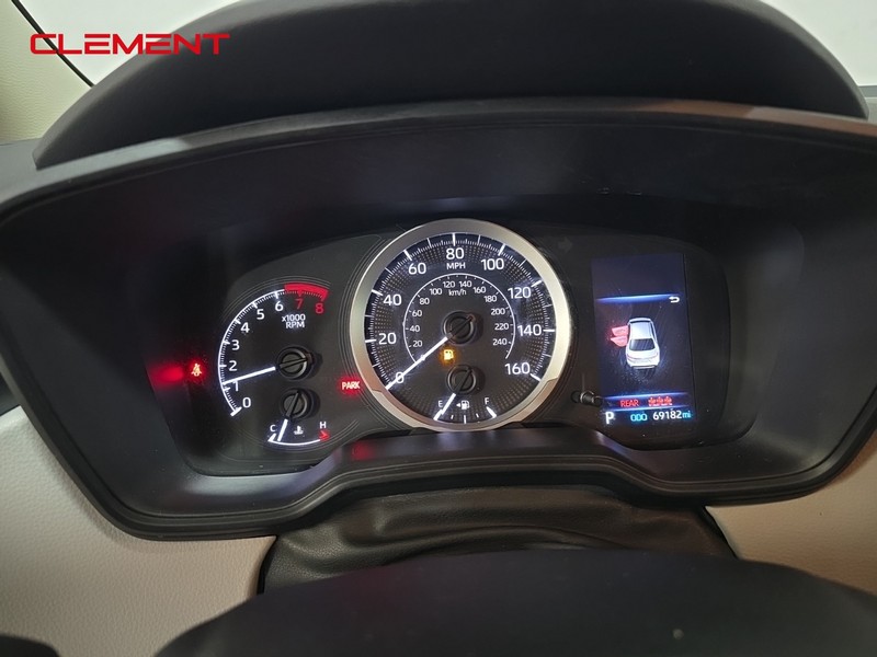 Toyota Corolla Vehicle Image 16